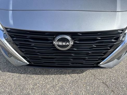 Used 2024 Nissan Altima 2.5 SV FWD image 10