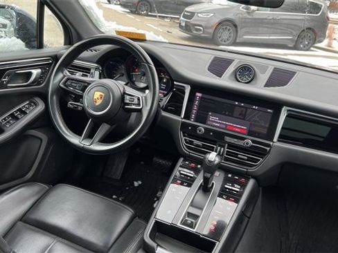 Used 2023 Porsche Macan Turbo image 16