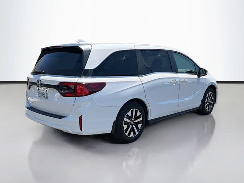 Certified 2025 Honda Odyssey EX-L image 5