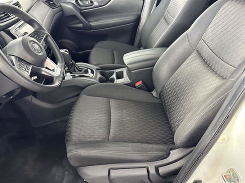 Used 2019 Nissan Rogue S image 11