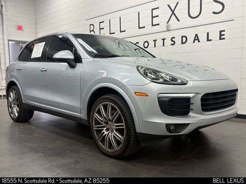Used 2018 Porsche Cayenne AWD/4WD image 2