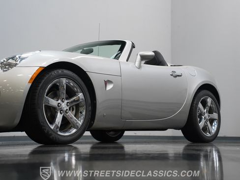 Used 2007 Pontiac Solstice GXP w/ Premium Package RWD image 22