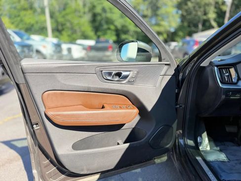 Used 2018 Volvo XC60 T6 Momentum w/ Advanced Package AWD/4WD image 30