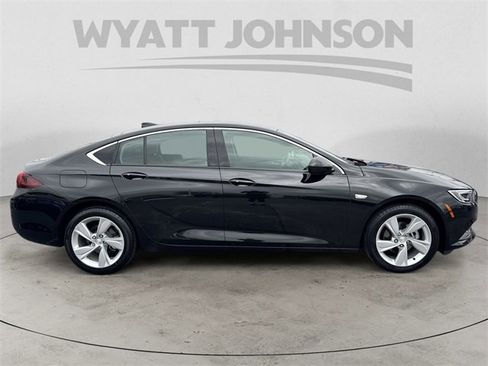 Used 2018 Buick Regal Preferred w/ Sights and Sounds Package image 6