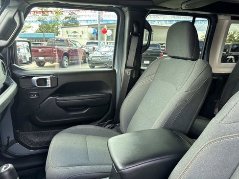 Used 2024 Jeep Wrangler Unlimited Sport AWD/4WD image 15