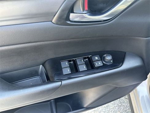 Used 2025 MAZDA CX-5 AWD 2.5 S w/ Select Package image 13