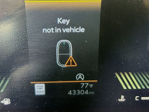 Used 2024 Kia Sorento S image 16