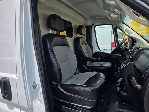 Used 2023 RAM ProMaster 2500 FWD image 9