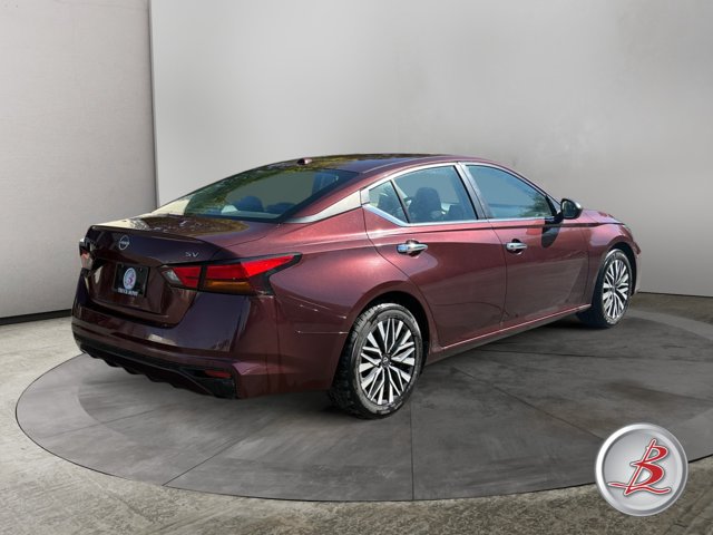 Used 2024 Nissan Altima 2.5 SV FWD image 7