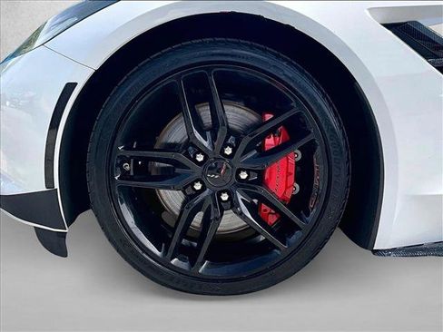 Used 2018 Chevrolet Corvette Stingray Coupe w/ Carbon Flash Badge Package RWD image 10