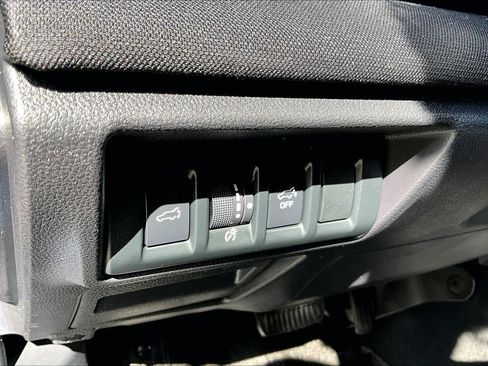 Used 2020 Subaru Outback Premium AWD/4WD image 32