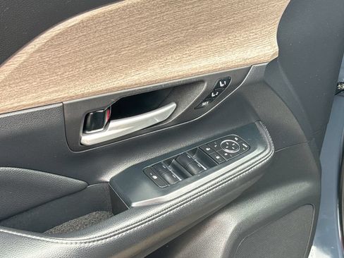 Used 2024 Toyota Grand Highlander AWD image 36