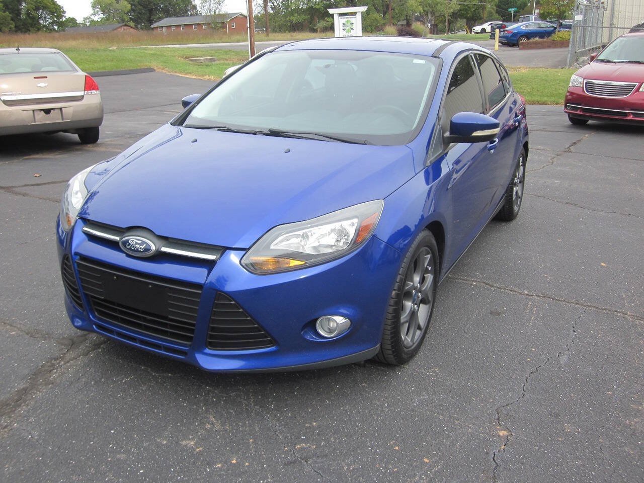 Used 2014 Ford Focus SE w/ Equipment Group 201A FWD image 2