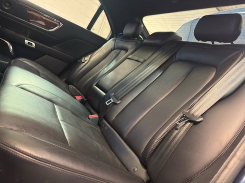 Used 2017 Lincoln Continental Reserve w/ Technology Package AWD/4WD image 30