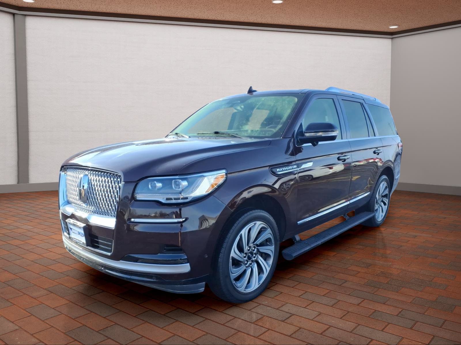 Used 2023 Lincoln Navigator Reserve AWD/4WD image 4