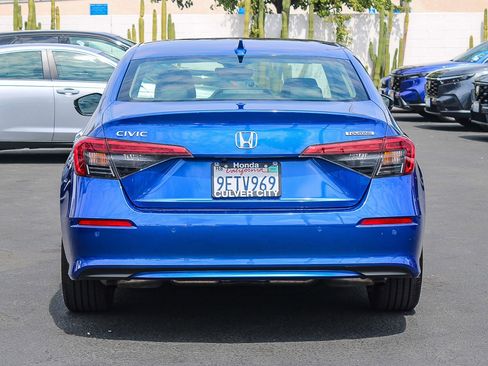 Used 2023 Honda Civic Touring image 8