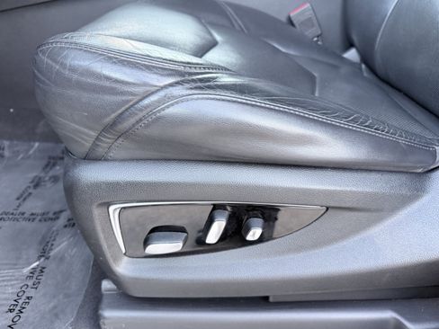 Used 2020 Cadillac Escalade ESV 2WD image 25