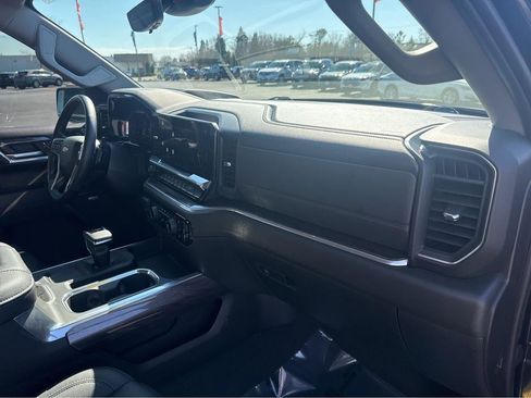 Used 2022 Chevrolet Silverado 1500 LTZ w/ Technology Package AWD/4WD image 27