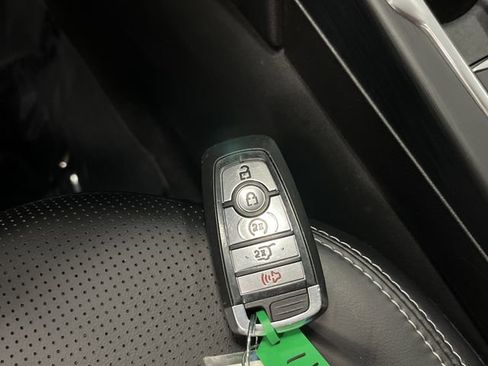 Used 2025 Ford Escape Platinum image 28