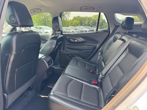 Used 2024 GMC Terrain SLT FWD image 34