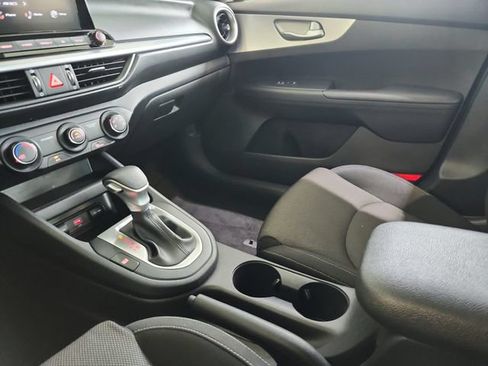 Certified 2023 Kia Forte LXS w/ LXS Technology Package FWD image 10