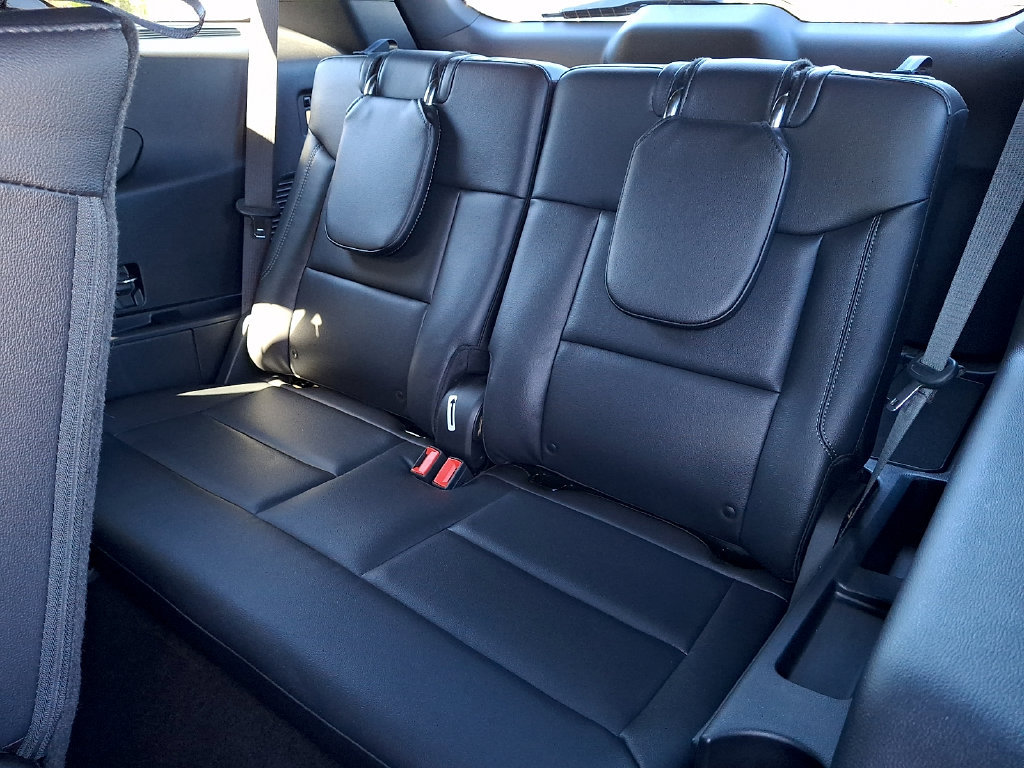 Used 2020 Ford Explorer XLT w/ Equipment Group 202A AWD/4WD image 13