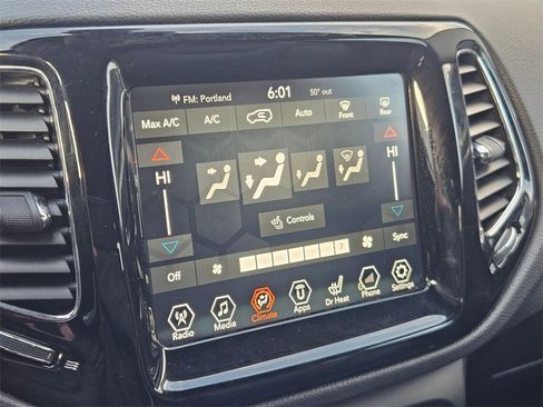 Certified 2018 Jeep Compass Limited image 26