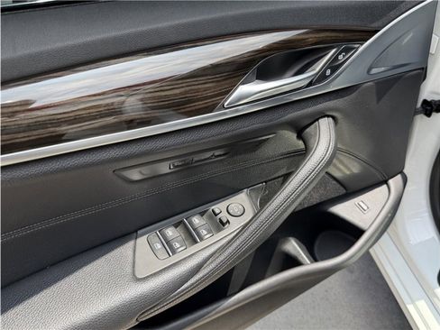 Used 2018 BMW 540i RWD image 17