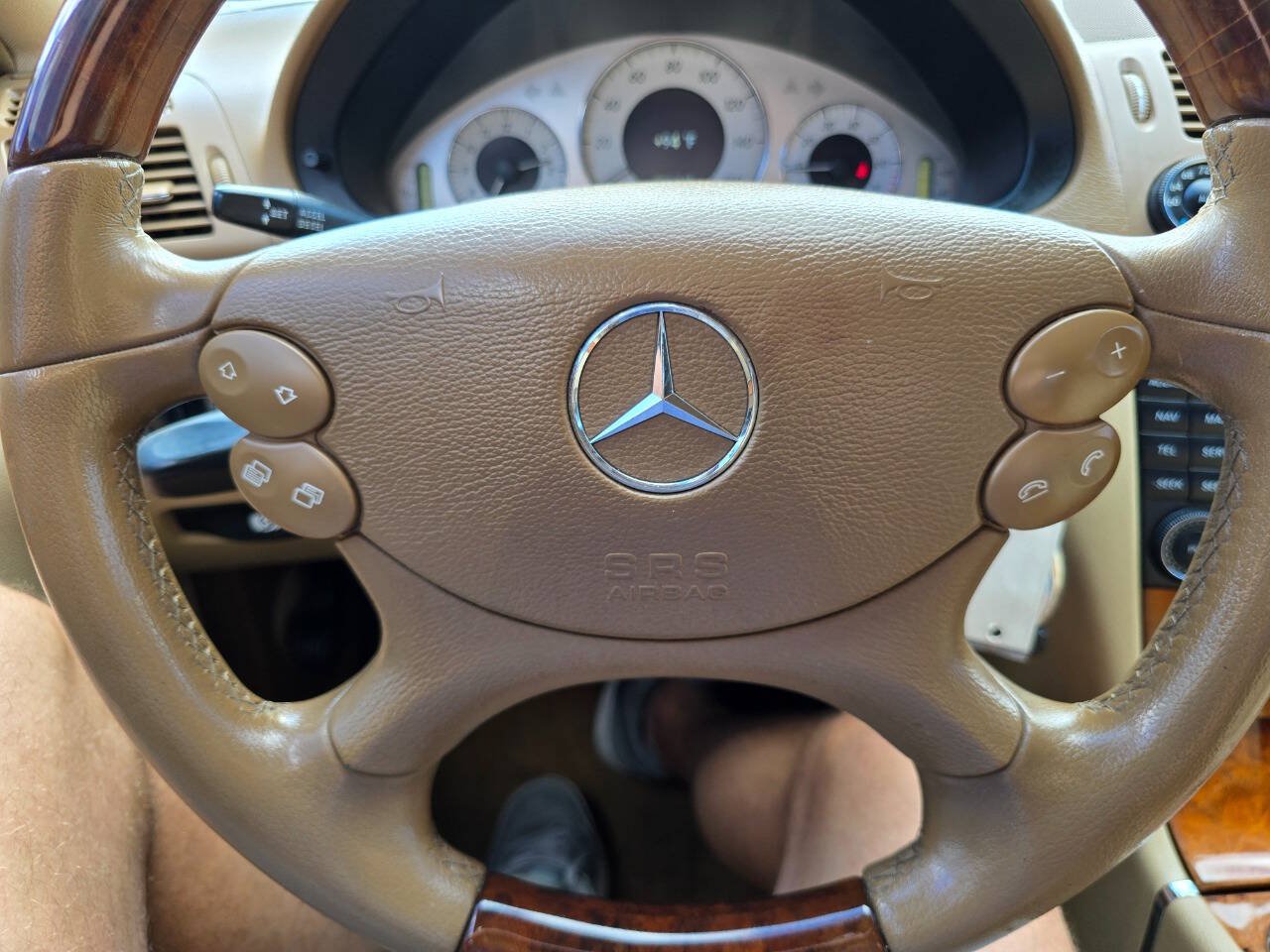 Used 2008 Mercedes-Benz E 350 4MATIC Sedan image 16