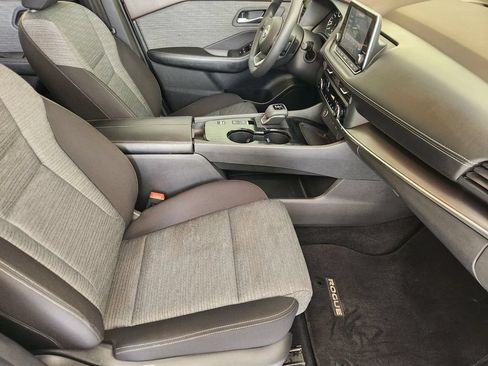 Used 2023 Nissan Rogue SV FWD image 12
