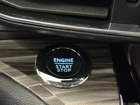 Used 2023 Ford Explorer Limited image 23