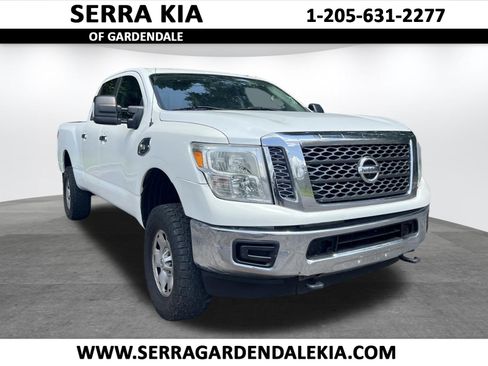 Used 2018 Nissan Titan SV RWD image 1