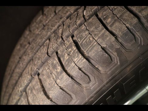 Used 2021 GMC Acadia SLT w/ Technology Package image 24