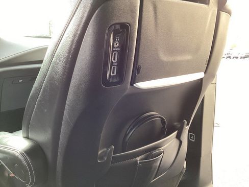 Used 2021 Chrysler Pacifica Touring-L w/ Uconnect Theater Family Group image 24