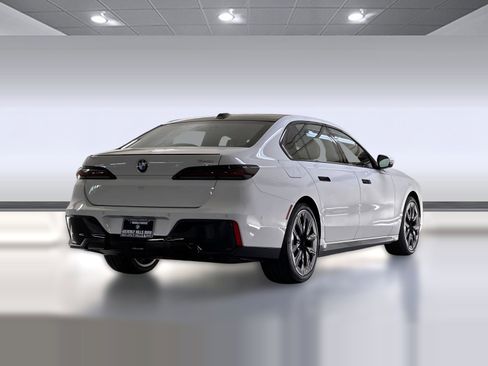 New 2026 BMW 740i image 9