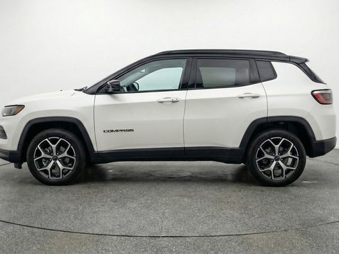Used 2025 Jeep Compass Limited image 5