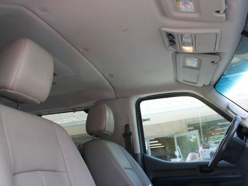 Used 2020 Nissan NV 3500 SL RWD image 17