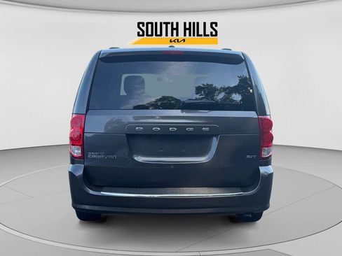 Used 2016 Dodge Grand Caravan SXT FWD image 4