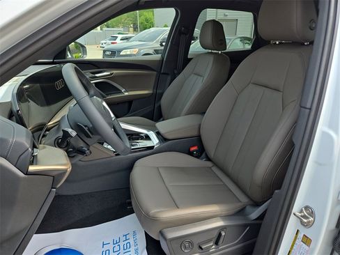 New 2025 Audi Q5 Premium image 11