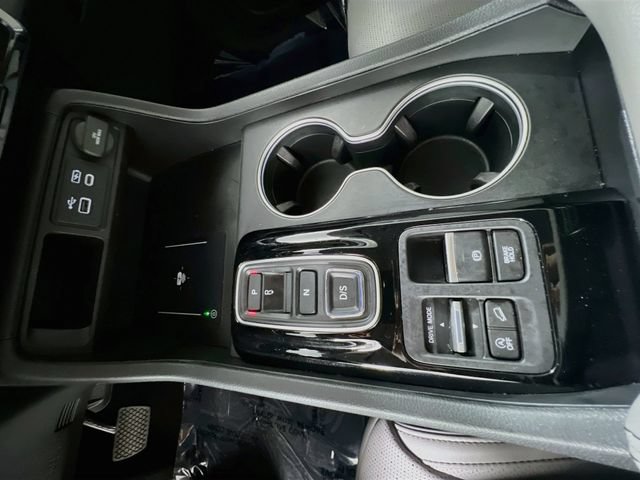 Used 2024 Honda Pilot Elite image 25