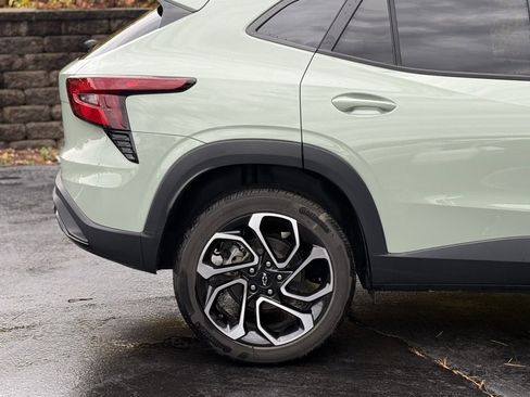 Used 2024 Chevrolet Trax RS w/ Sunroof Package image 8