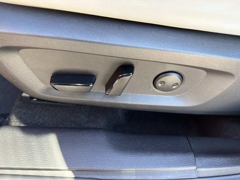 Used 2025 Mitsubishi Outlander SE image 27