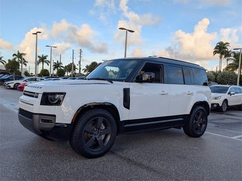 Used 2024 Land Rover Defender 110 X-Dynamic SE image 3