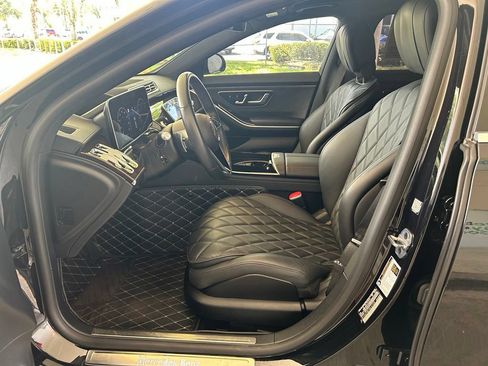 Used 2022 Mercedes-Benz S 580 4MATIC Sedan w/ Rear Seat Package image 5