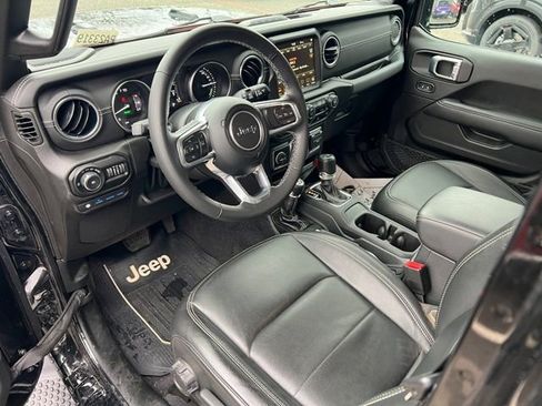 Used 2022 Jeep Wrangler Unlimited Sahara image 17