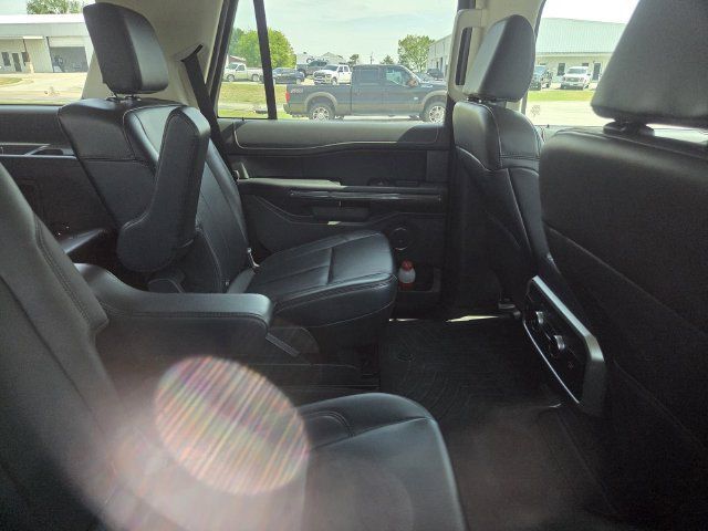 Used 2023 Ford Expedition XLT RWD image 10