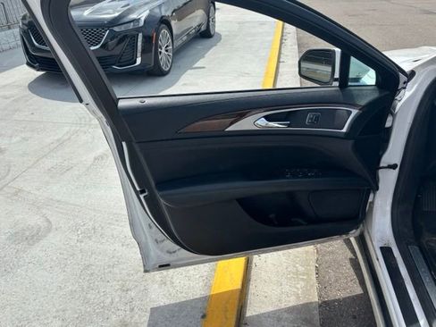 Used 2017 Lincoln MKZ Reserve FWD image 15