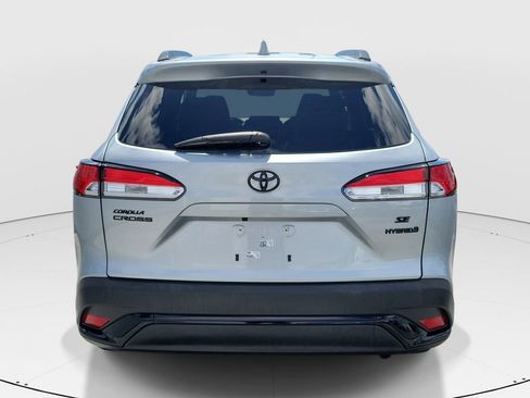 Used 2024 Toyota Corolla Cross SE image 5