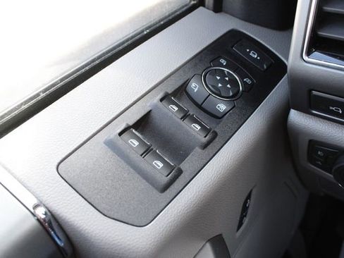 Used 2022 Ford F350 XLT w/ XLT Premium Package AWD/4WD image 6