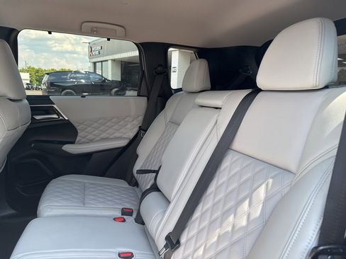 Used 2024 Mitsubishi Outlander SEL image 37